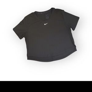 4/$35 Nike Women's Cropped Top Medium